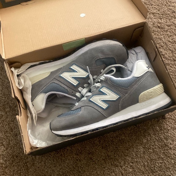 New Balance | Pre-loved History Class 574s Classics - Picture 2 of 11